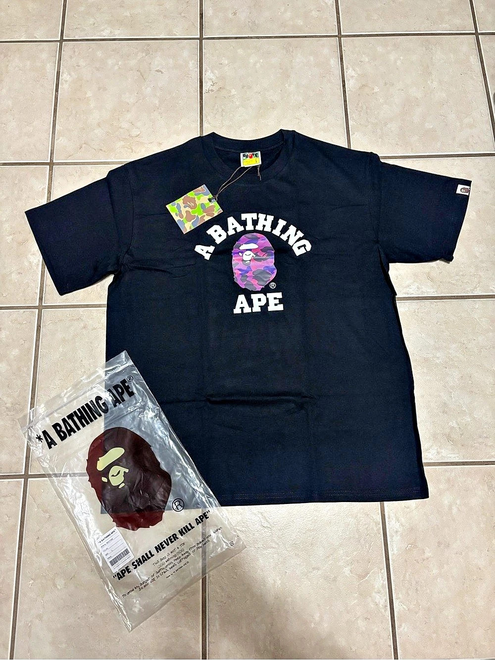 A Bathing Ape graphic T-shirt Camo Graphic Tee in Black Size Large NWT
